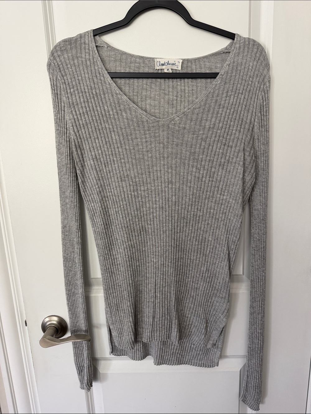 Cloud Chaser Ribbed V-Neck Long Sleeve Top in Light Gray